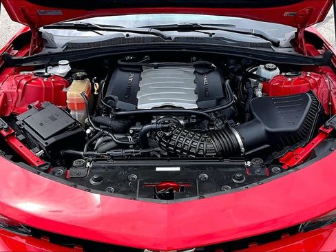 Used 2017 Chevrolet Camaro SS RWD image 9