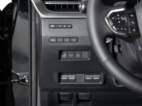 Used 2025 Lexus GX 550 image 40