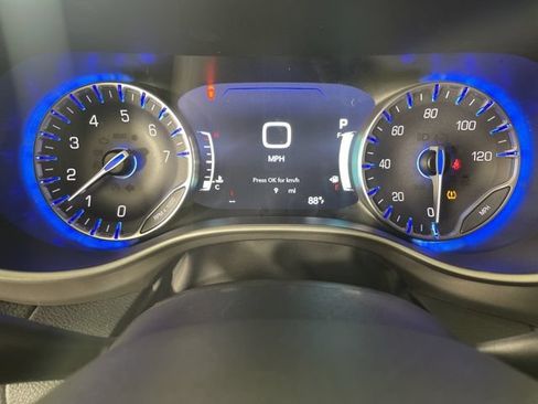 New 2026 Chrysler Pacifica Select FWD image 27