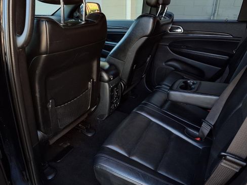 Used 2019 Jeep Grand Cherokee Limited w/ Luxury Group II image 19