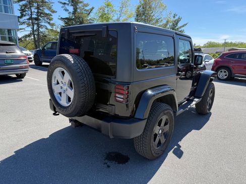 Used 2012 Jeep Wrangler Sahara w/ Connectivity Group AWD/4WD image 6