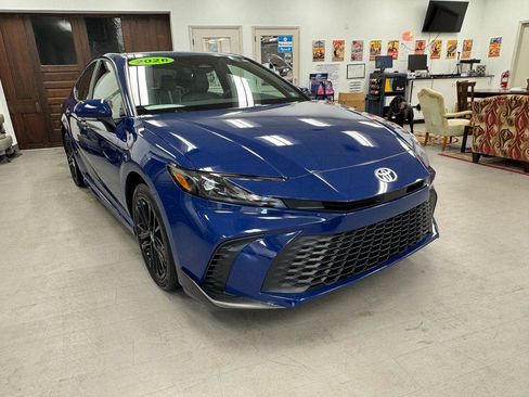 Used 2026 Toyota Camry SE w/ Convenience Package image 30