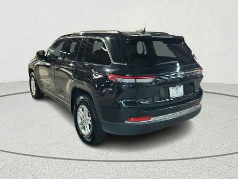 Used 2024 Jeep Grand Cherokee Laredo AWD/4WD image 4