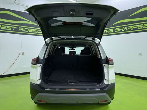 Used 2023 Nissan Rogue SV image 9