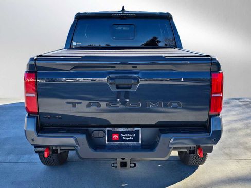 Used 2025 Toyota Tacoma TRD Sport image 4
