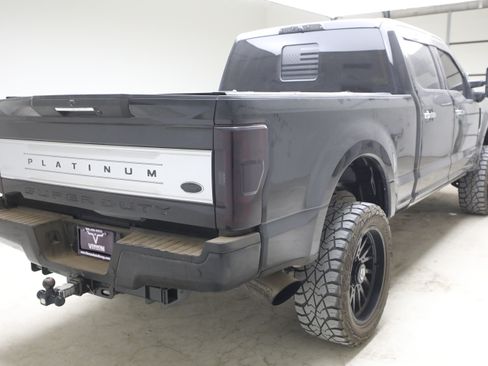 Used 2017 Ford F350 Platinum w/ Platinum Ultimate Package AWD/4WD image 4