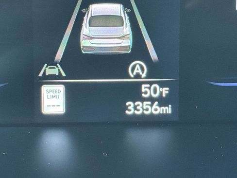 Used 2024 Hyundai Elantra SE image 24