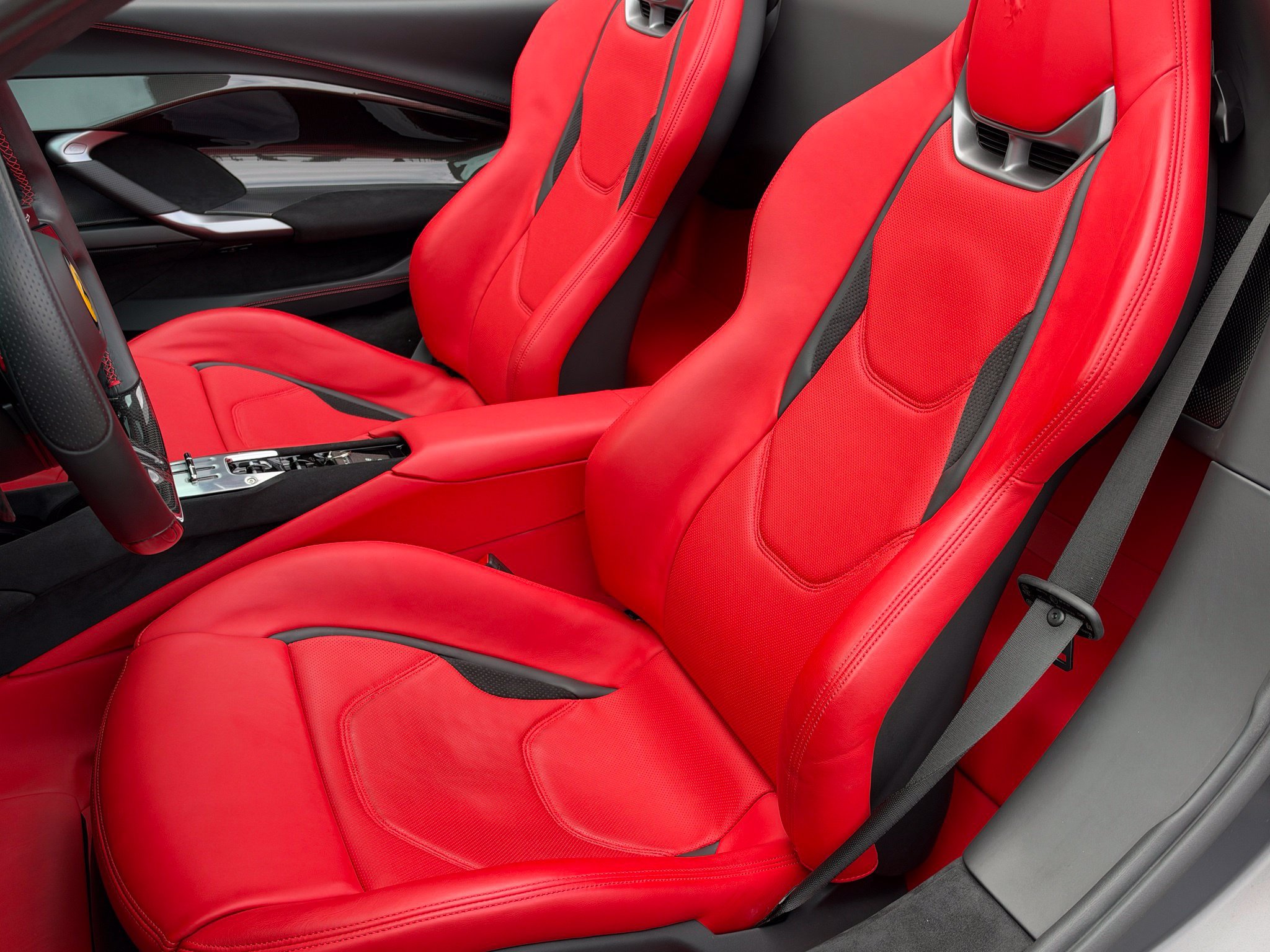 Used 2023 Ferrari 296 GTS RWD image 25