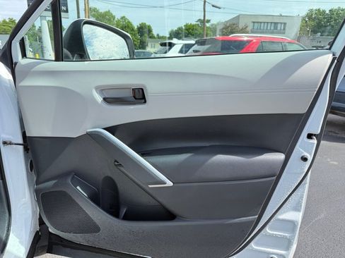 Used 2023 Toyota Corolla Cross LE w/ Moonroof Package AWD/4WD image 25