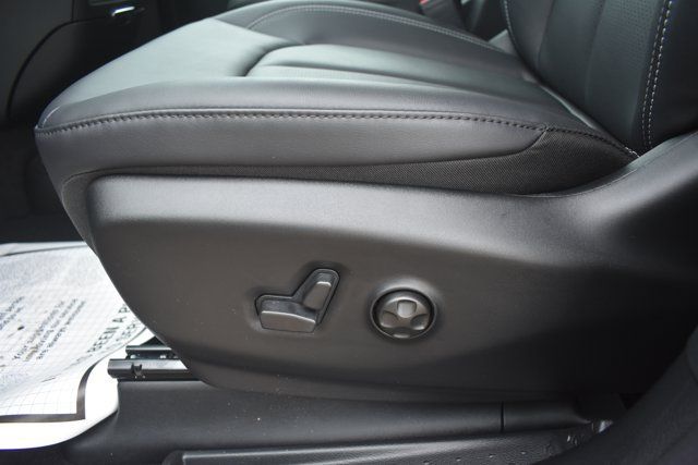 New 2026 Chrysler Pacifica Select FWD image 13