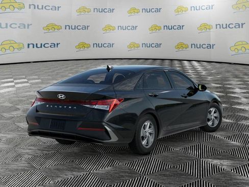 New 2026 Hyundai Elantra SE FWD image 4