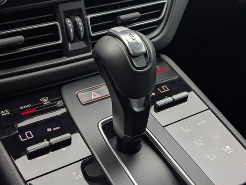 Certified 2026 Porsche Macan AWD/4WD image 20