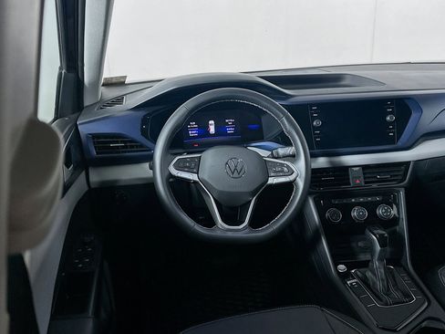 Used 2023 Volkswagen Taos SE w/ Panoramic Sunroof Package image 17