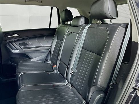Used 2024 Volkswagen Tiguan SE image 20
