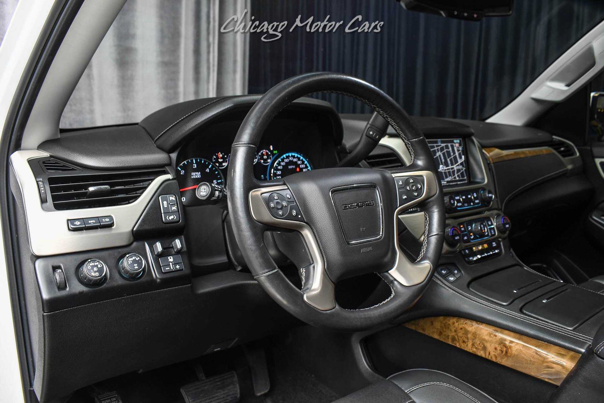 Used 2017 GMC Yukon Denali w/ Open Road Package AWD/4WD image 8