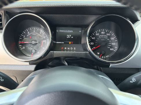 Used 2017 Ford Mustang Premium image 19