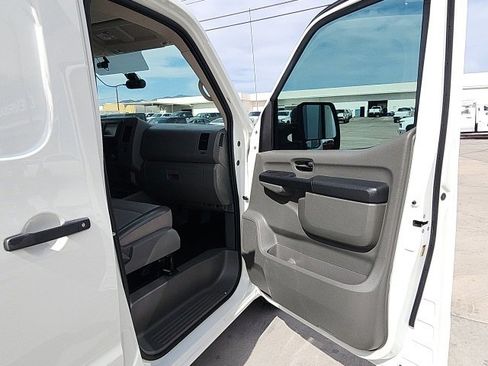 Used 2020 Nissan NV 3500 S image 22