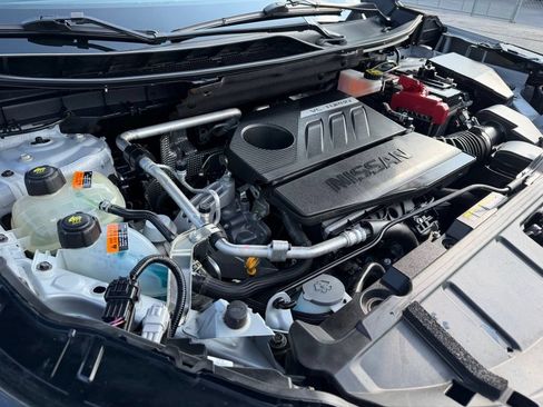 Used 2025 Nissan Rogue SV FWD image 6
