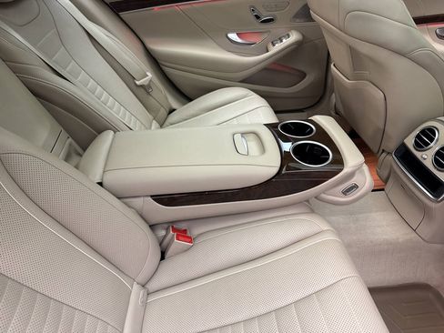 Used 2016 Mercedes-Benz S 550 4MATIC Sedan image 36
