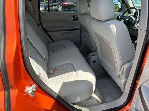 Used 2006 Chevrolet HHR LT w/ Preferred Equipment Group FWD image 22