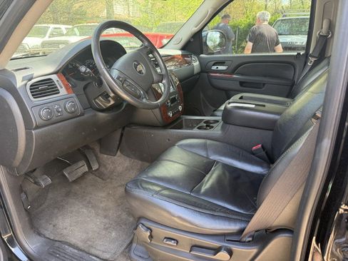 Used 2010 Chevrolet Tahoe LT w/ Regional Value Package image 7