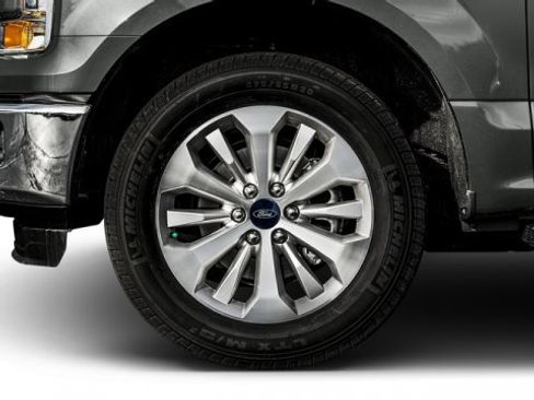 Used 2016 Ford F150 XLT w/ Equipment Group 302A Luxury AWD/4WD image 12
