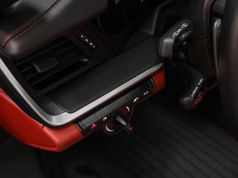 Certified 2024 Porsche 911 Carrera GTS RWD image 34