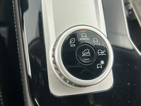 New 2026 Mitsubishi Outlander SE image 23