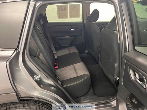 Used 2025 Nissan Rogue SV FWD image 35