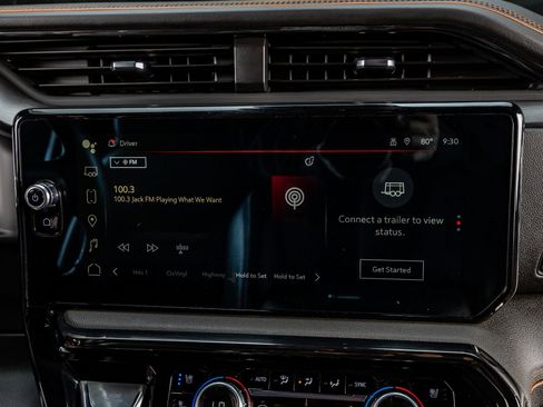 Used 2024 GMC Sierra 2500 AT4 w/ Technology Package image 25