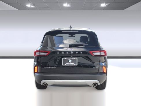 Used 2023 Ford Escape Platinum image 10
