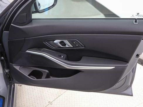 Used 2025 BMW 330i xDrive Sedan w/ Convenience Package image 24