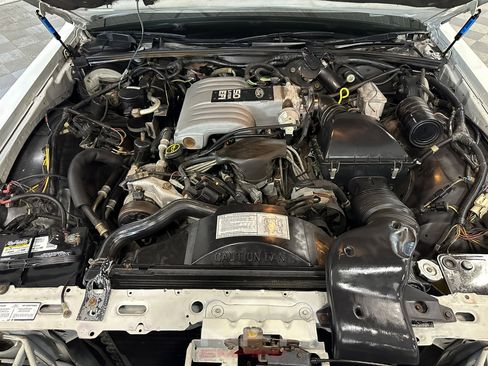 Used 1988 Lincoln Town Car Signature image 48