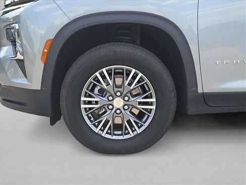 Used 2026 Chevrolet Traverse LT FWD image 23