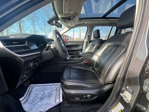 Used 2023 Jeep Grand Cherokee 4WD 4xe image 24