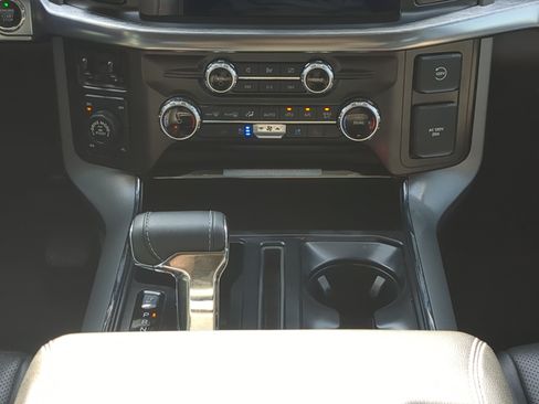 Certified 2022 Ford F150 Lariat w/ Max Trailer Tow Package AWD/4WD image 17