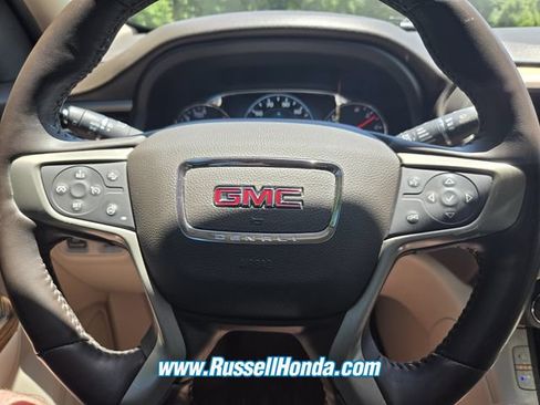 Used 2019 GMC Acadia Denali w/ Technology Package FWD image 21