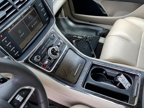 Used 2017 Lincoln Continental Premiere image 17