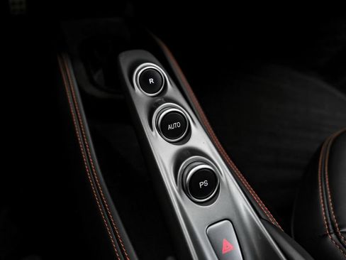 Used 2020 Ferrari F8 Tributo RWD image 27