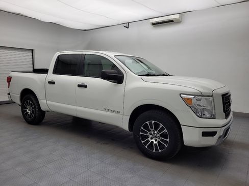 Used 2022 Nissan Titan SV image 11