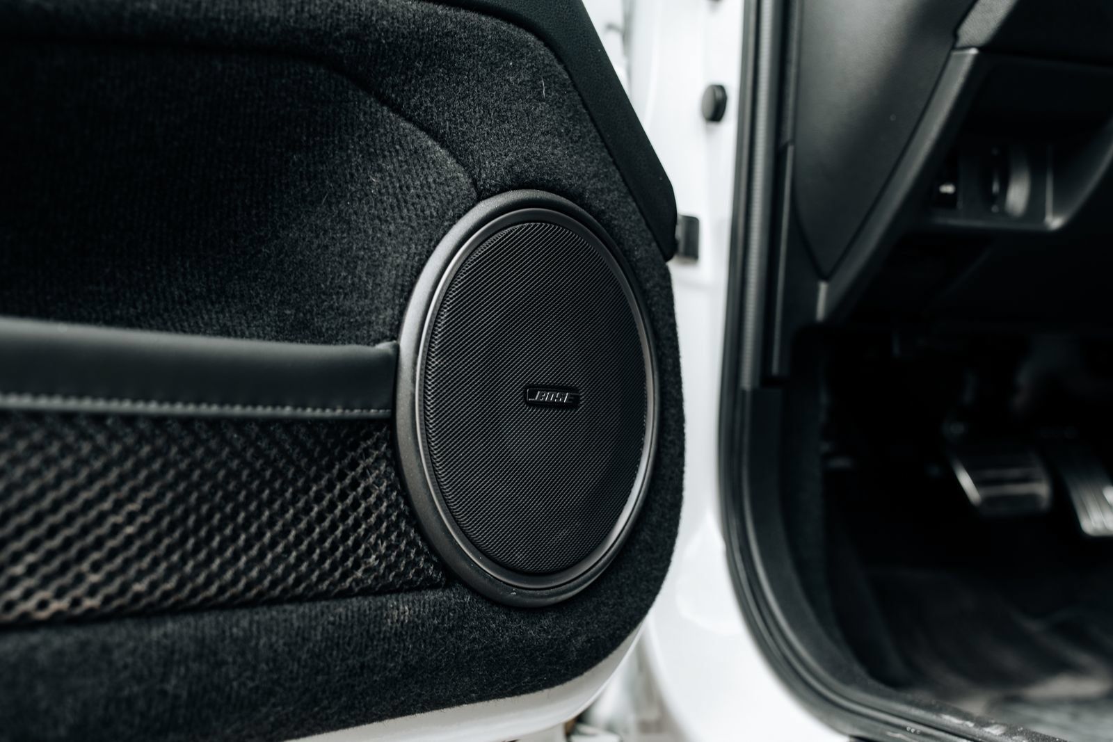 Used 2014 Nissan GT-R Black Edition AWD/4WD image 33
