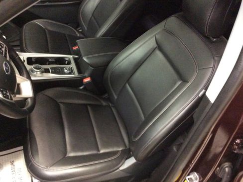 Used 2023 Ford Explorer XLT w/ Equipment Group 202A image 18