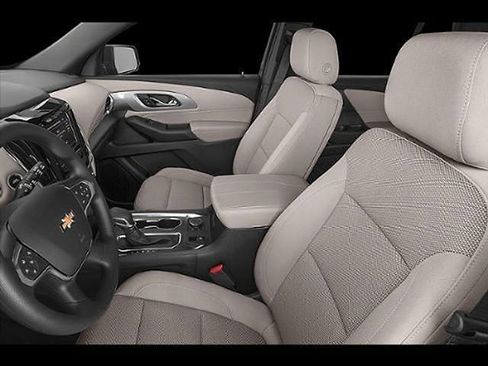 Used 2022 Chevrolet Traverse LS FWD image 39