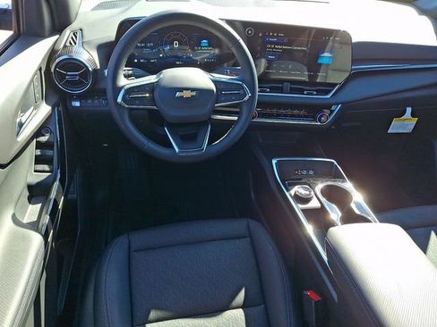 New 2026 Chevrolet Equinox LT w/ Convenience Package II image 9