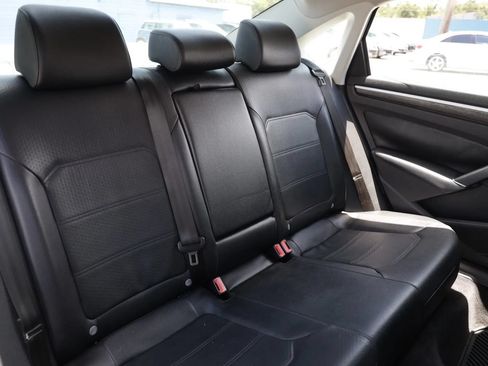 Used 2016 Volkswagen Passat 1.8T SE FWD image 21