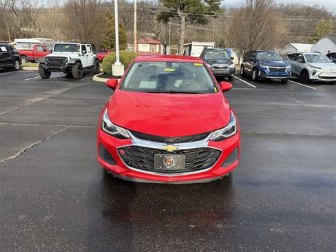 Used 2019 Chevrolet Cruze LT image 3