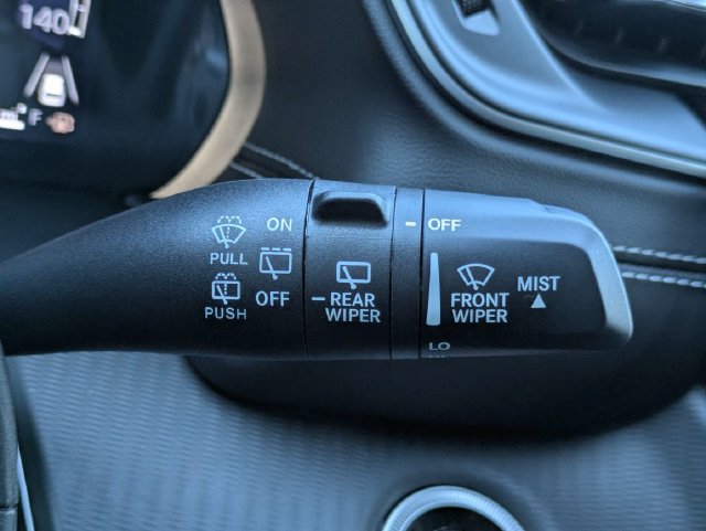 Used 2025 Jeep Grand Cherokee Laredo RWD image 28