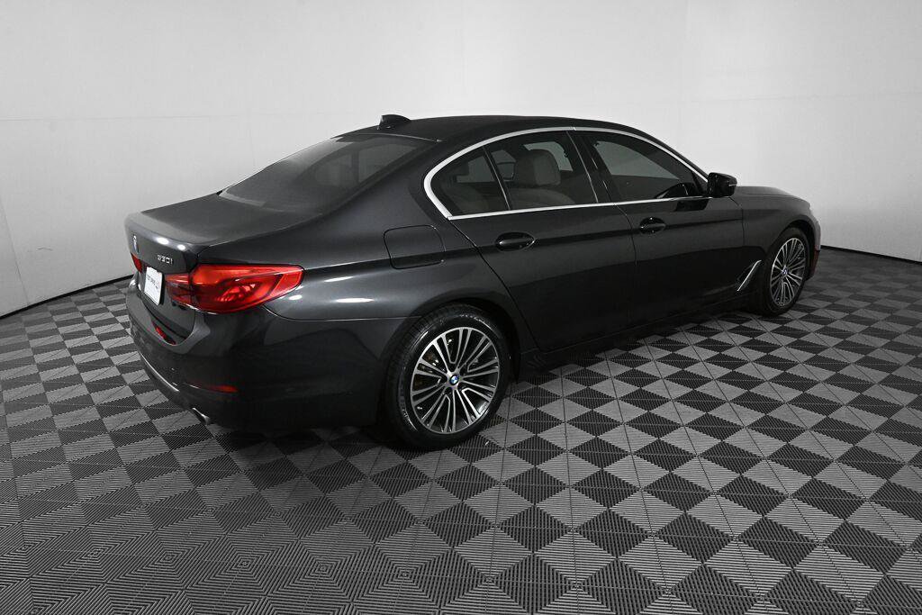 Used 2019 BMW 530i w/ Luxury Package RWD image 24