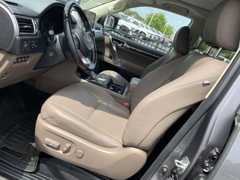 Used 2023 Lexus GX 460 Premium w/ Premium Package image 18