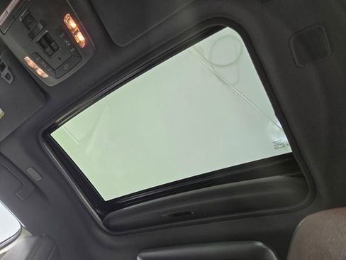 Used 2023 Toyota Sienna Platinum image 20